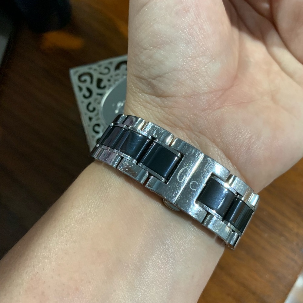 Guess Collection Watch - Picture 2 of 4